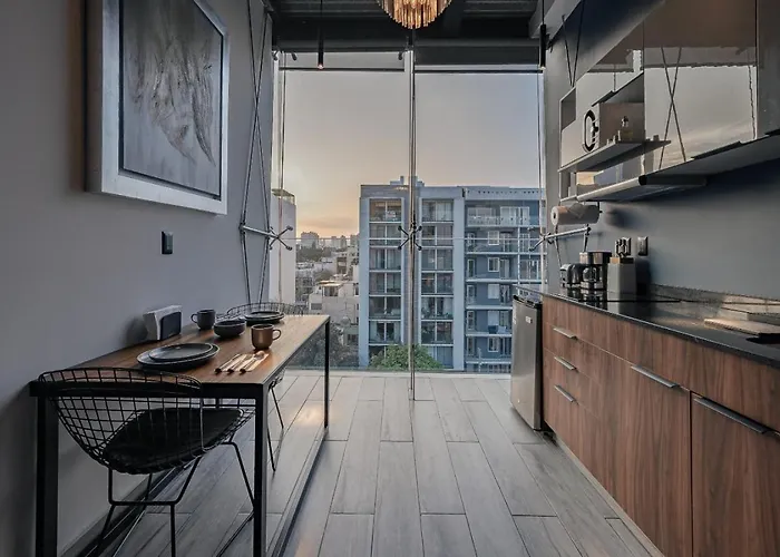 Apartamento Skyline Loft - Modern Comfort, Stunning Views *